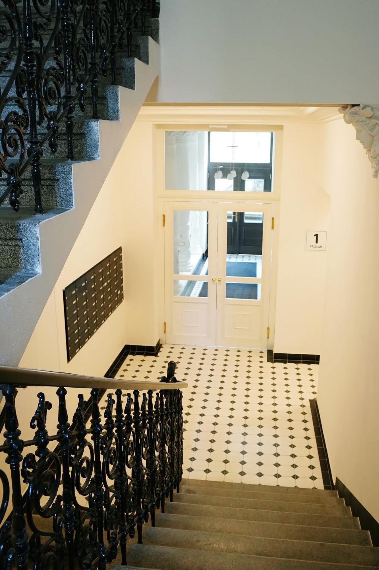 Luxemi Apartments I City Center Premium Studio Praga Exterior foto